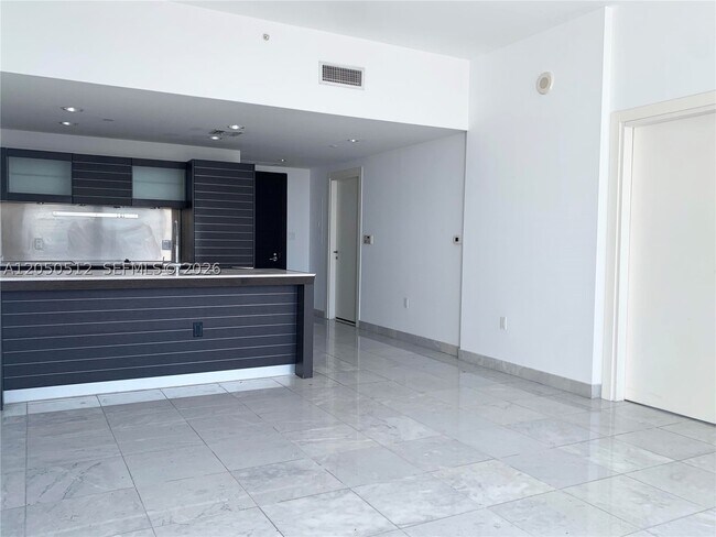 Building Photo - 200 Biscayne Blvd Way