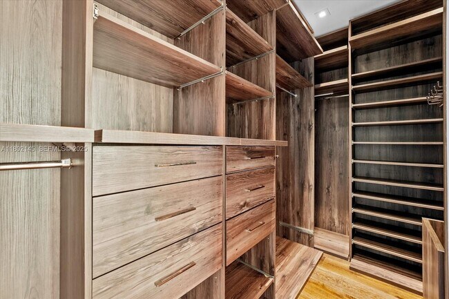 Building Photo - 460 NE 28th St