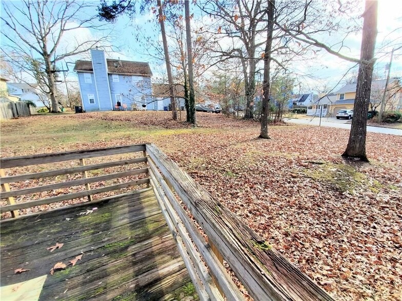 Building Photo - 524 Julius Dr