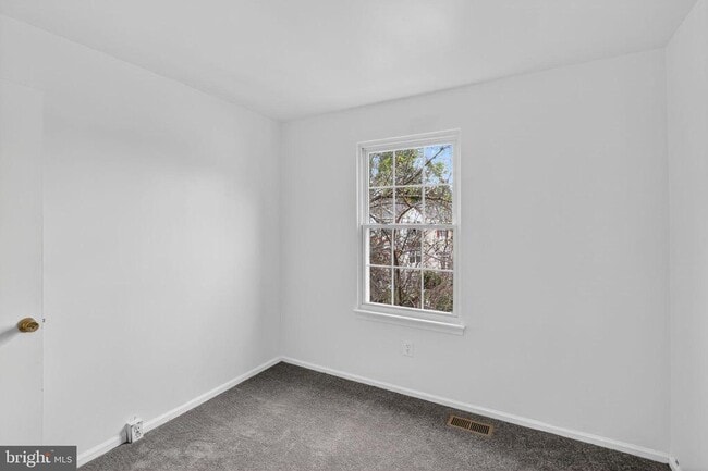 Building Photo - 14949 Enterprise Ln