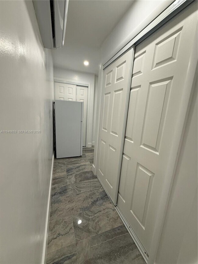 Building Photo - 545 NW 20th St