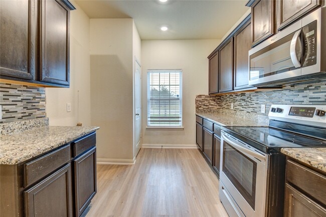 Building Photo - 3001 Iron Woods Dr