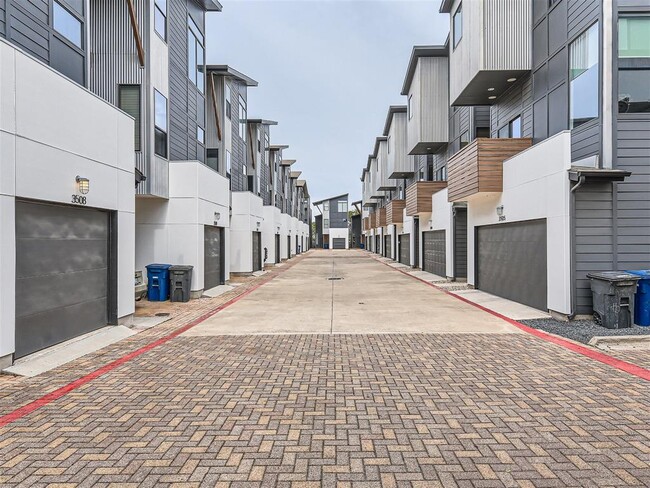Building Photo - 3405 Charlotte Rose Drive