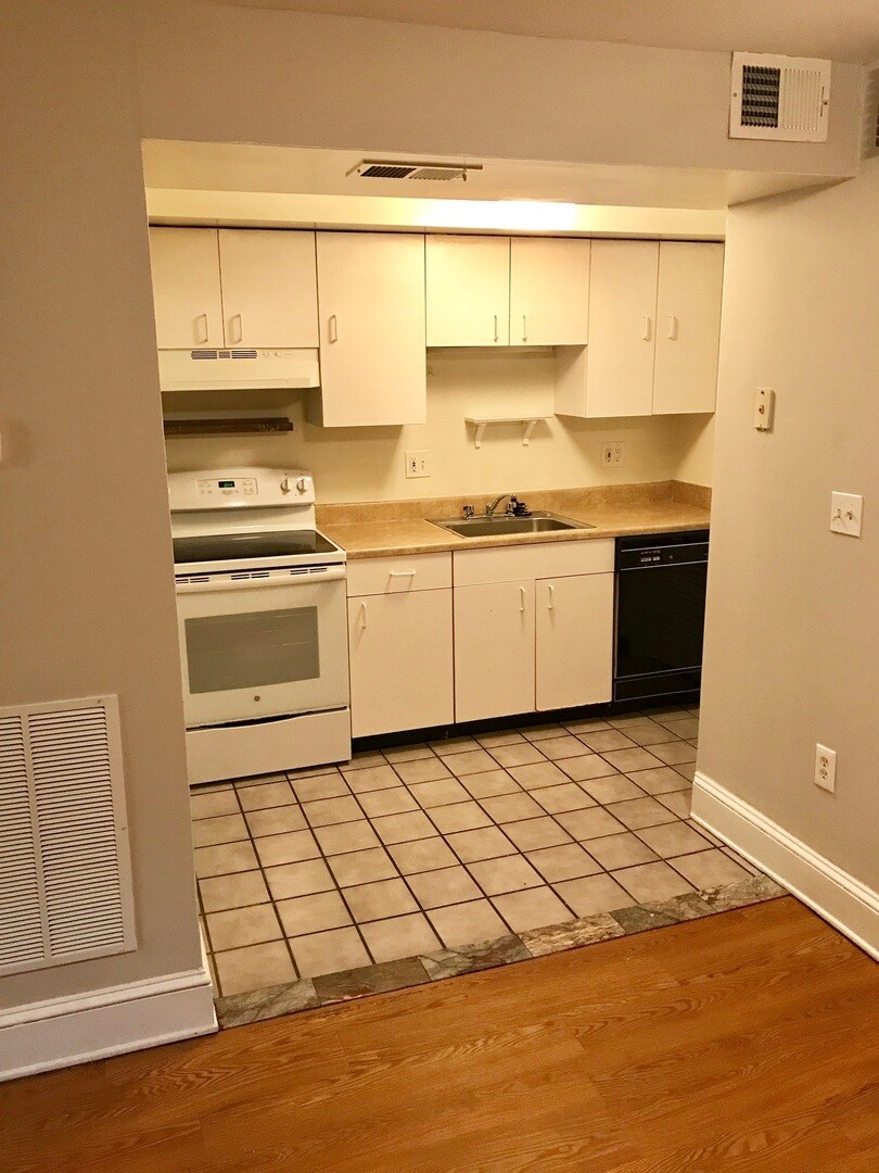 Building Photo - 1755 Church St NW