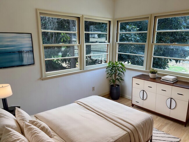 Building Photo - 1425 Allison Ave