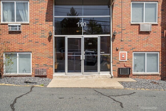 Building Photo - 110 Boston Post Rd E