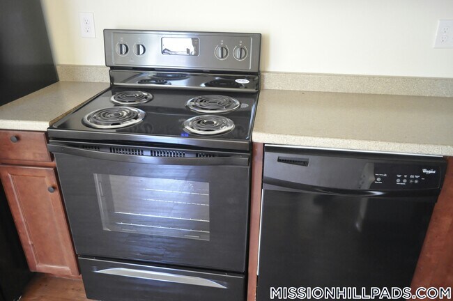Building Photo - 13 Ruggles St