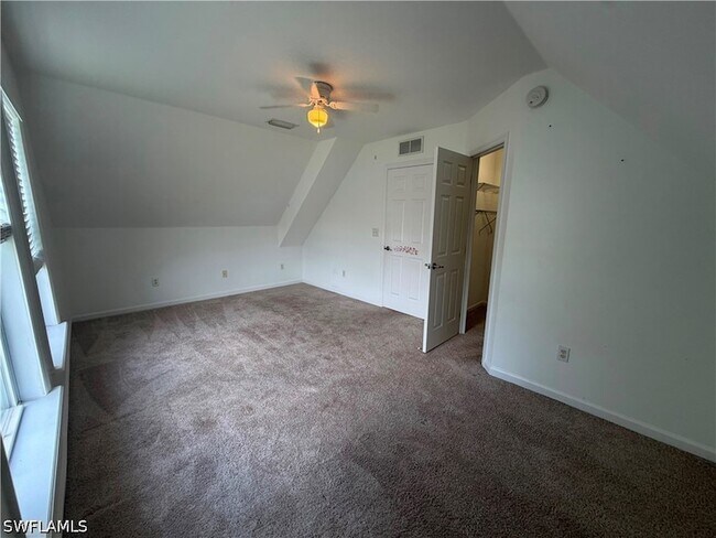 Building Photo - 250 Leawood Cir