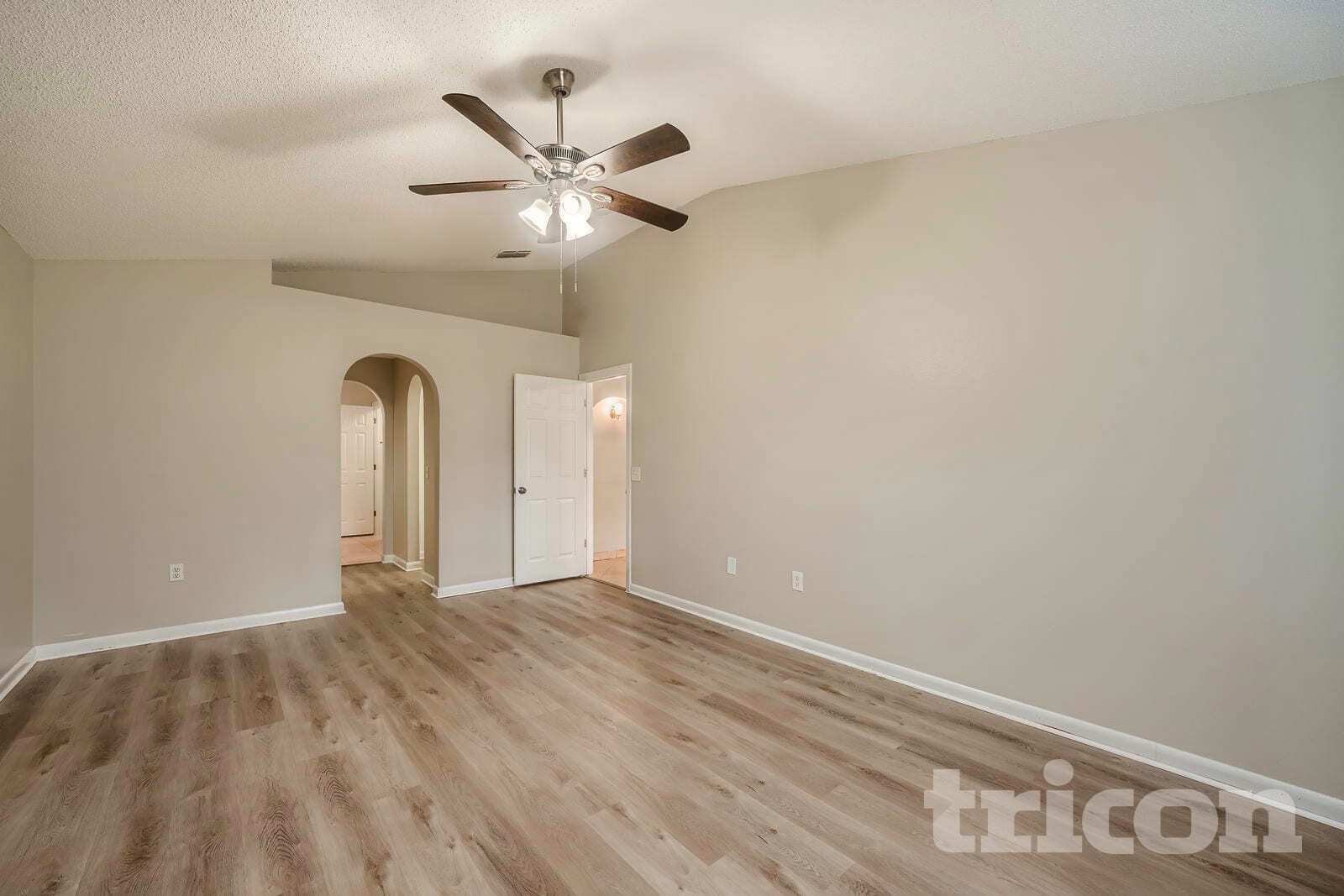 Building Photo - 104 Aurora Ln