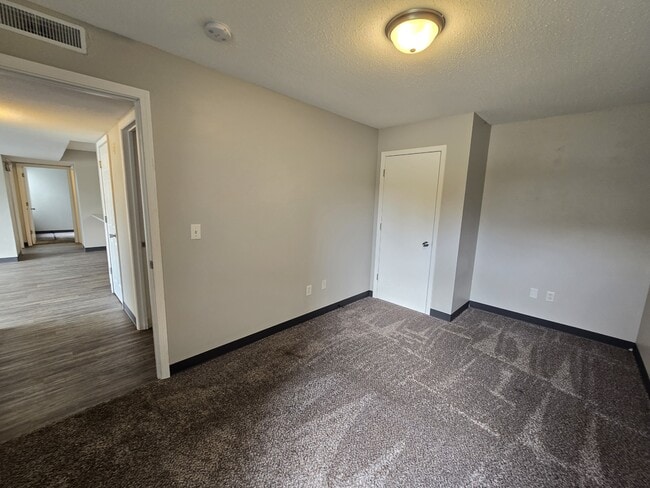 Building Photo - 60 Miller Ave SW