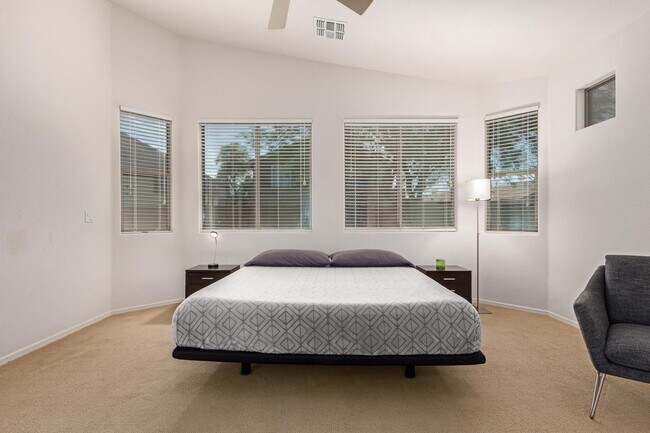 Building Photo - 15273 W Edgemont Ave