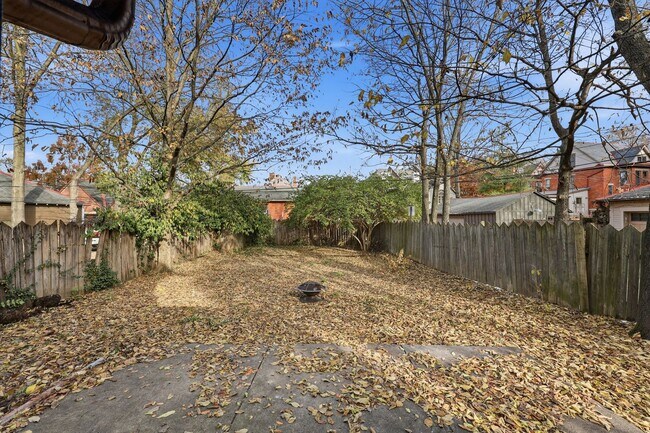 Building Photo - Muir - 308-308 1/2 Wilber Ave