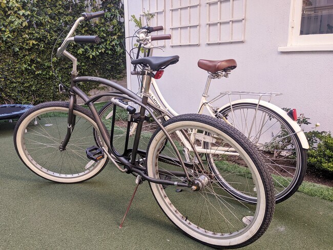 Building Photo - 411 Linnie Canal