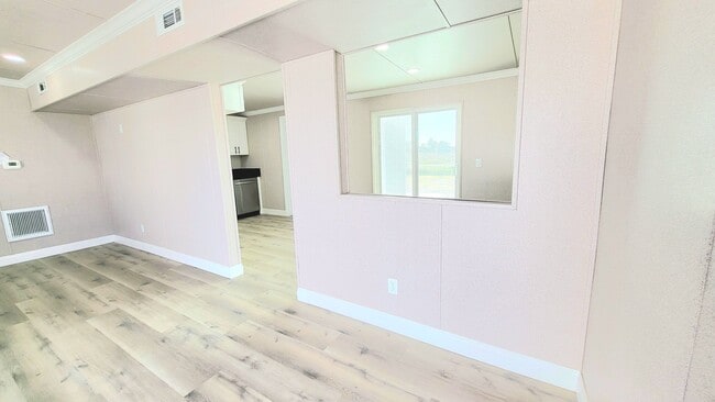 Building Photo - 1611 E Gamebird Rd