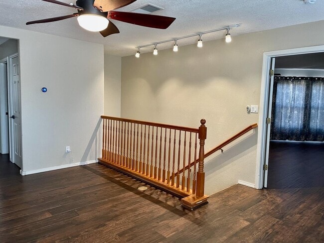 Building Photo - 12408 Mangas Trail NE