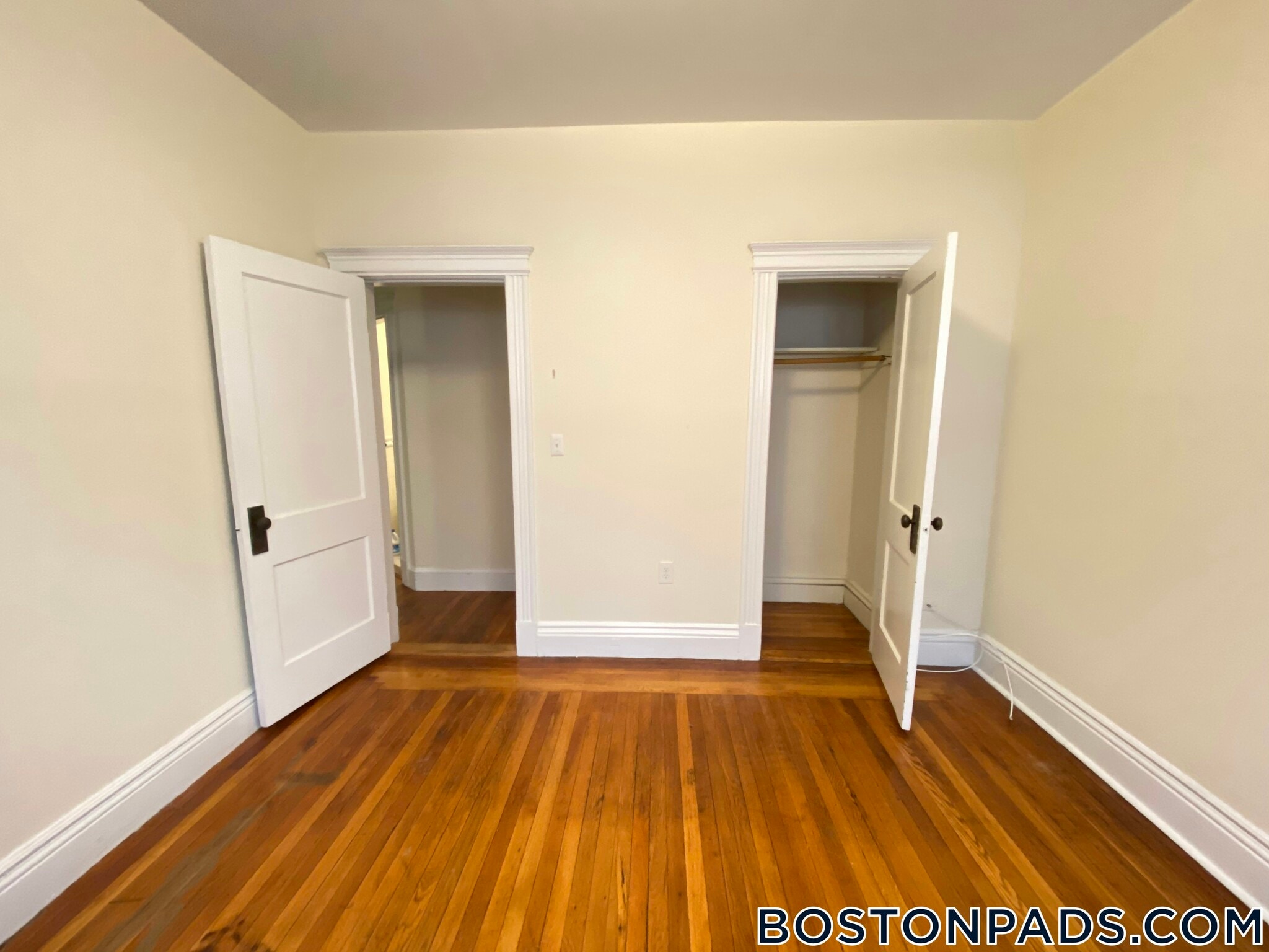 Building Photo - 27 Park Dr