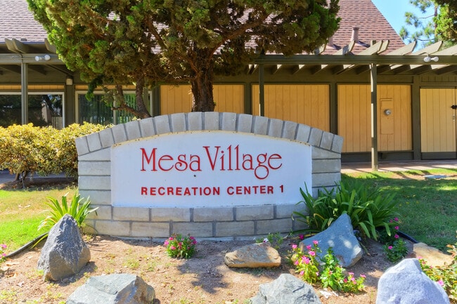 Building Photo - 3 Bedroom, 2 Bath 1374sf Detached condo in Mesa Village 92126.
