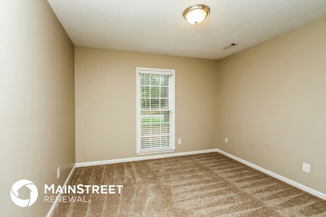 Building Photo - 125 Hardwood Dr