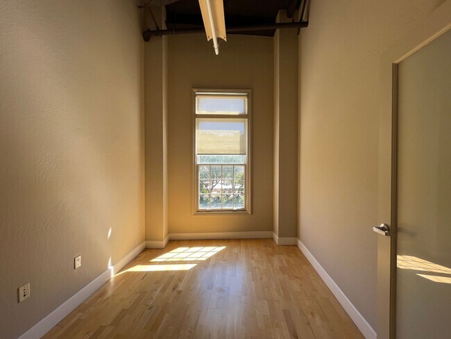 Building Photo - LOS GATOS - DOWNTOWN LOFT RESIDENCE
