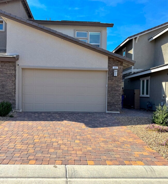 Building Photo - 3 Bedroom Townhome for Rent in Cadence Henderson | Solar Home | Master-Planned Community Near Las...