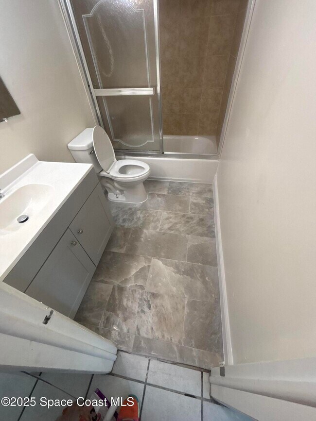 Building Photo - 190 E Olmstead Dr