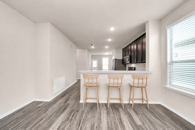 Building Photo - 14626 Sierra Garden Dr