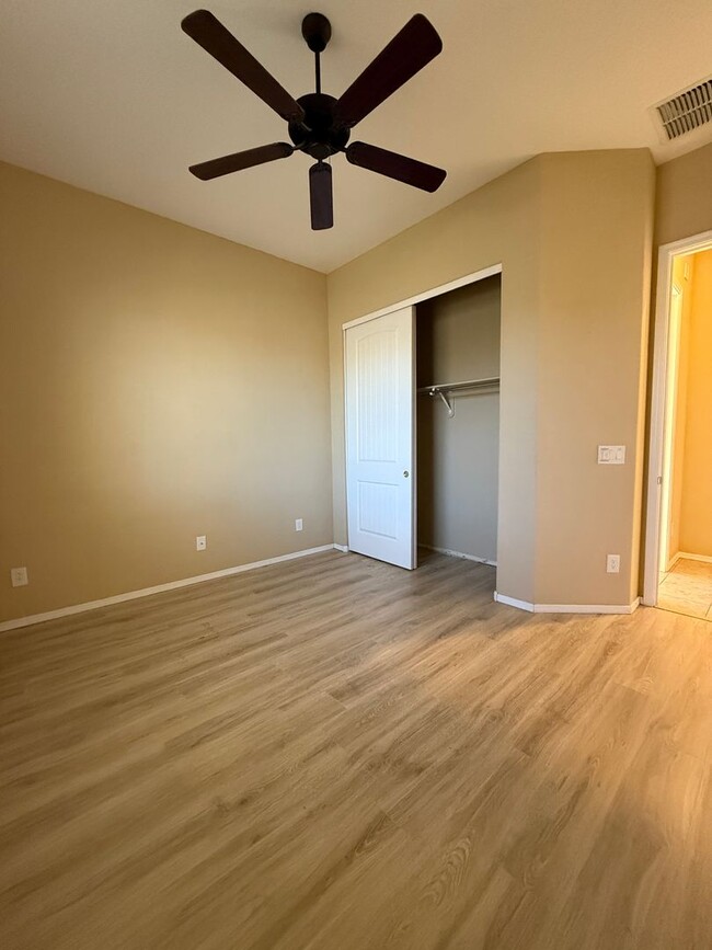 Building Photo - Two Bedroom + Office in Quailwood