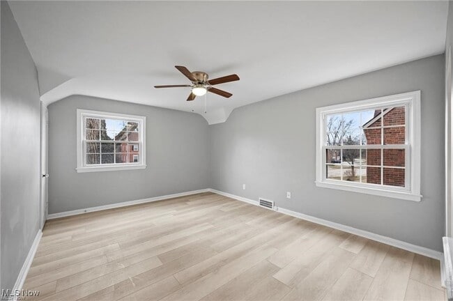 Building Photo - 3881 Meadowbrook Blvd
