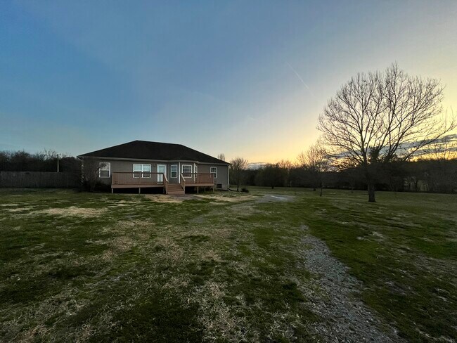 Building Photo - 476 Bill Russell Rd