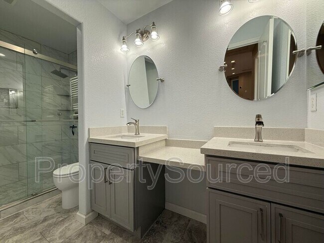 Building Photo - 16615 English Country Trail