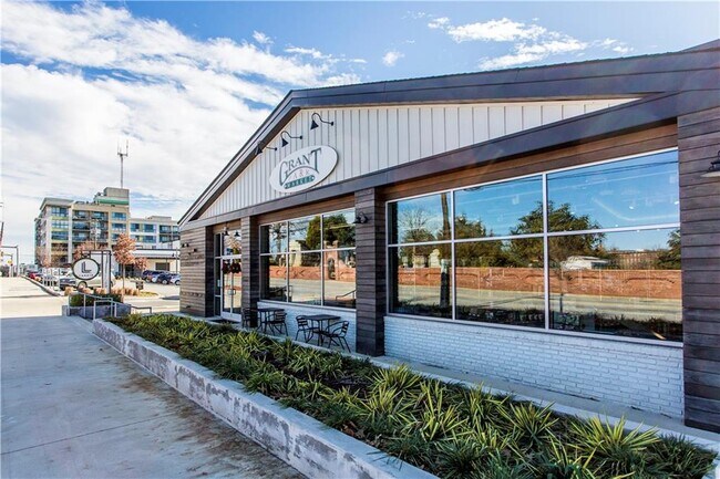 Building Photo - 520 Park Ave SE