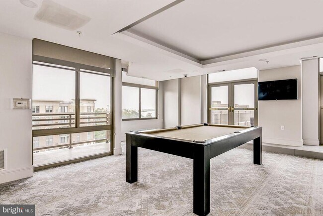 Building Photo - 3650 S Glebe Rd