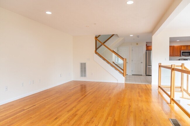 Building Photo - 309 America Blvd