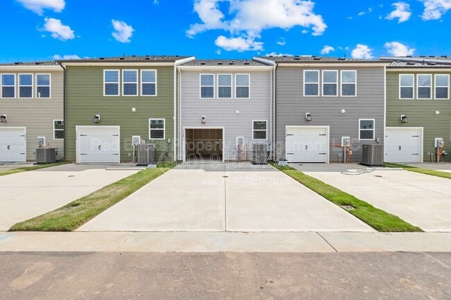 Building Photo - 1528 Cedar Tree Dr