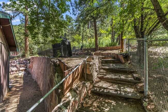 Building Photo - 8234 W Hwy 24