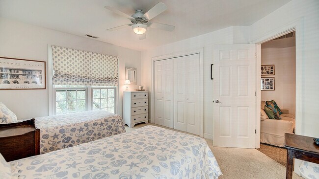 Building Photo - 635 Dune Oaks Dr