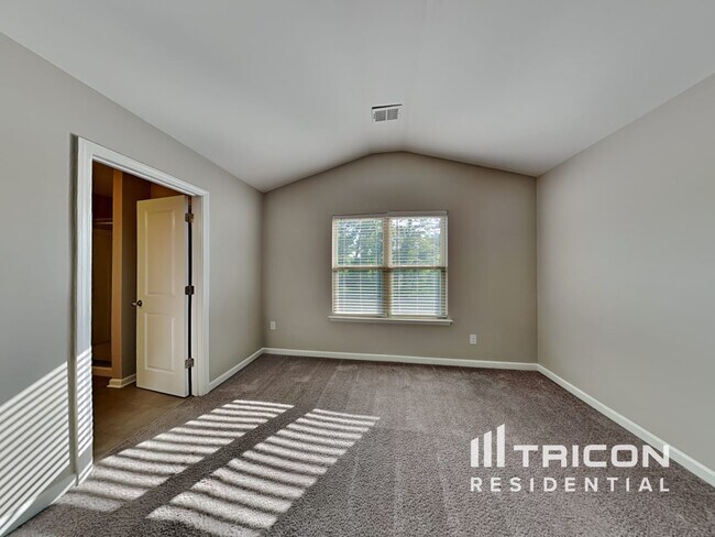 Building Photo - 1717 Marita Dr