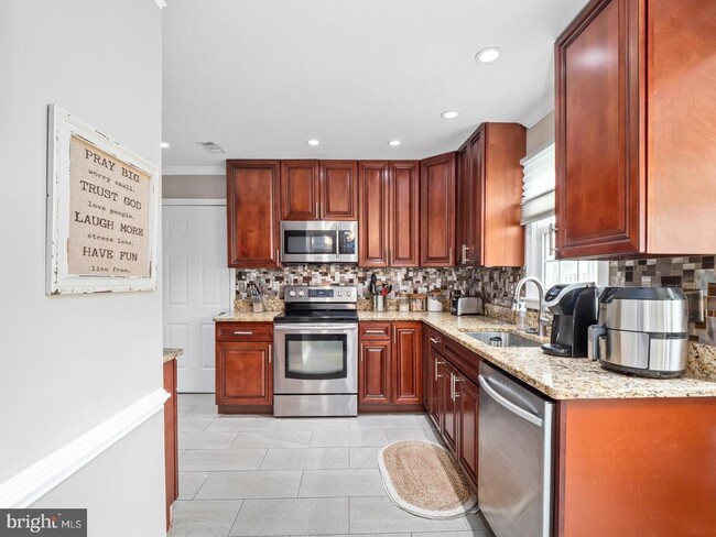 Building Photo - 13908 Amberly Ct