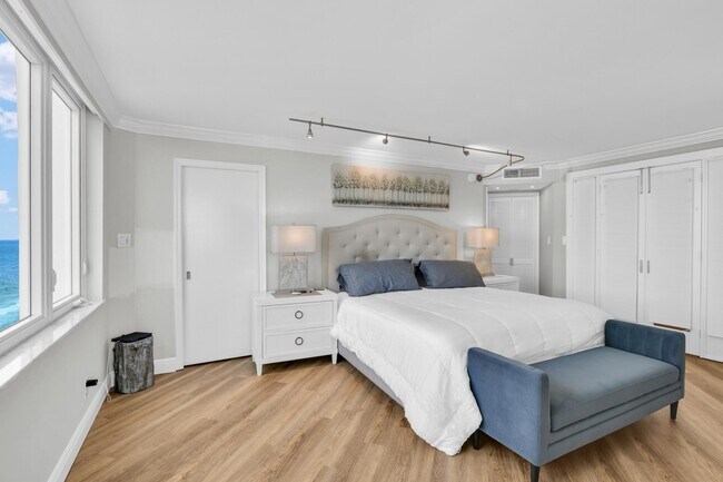 Building Photo - 550 S Ocean Blvd