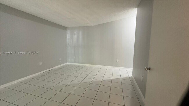 Building Photo - 7611 SW 153rd Ct