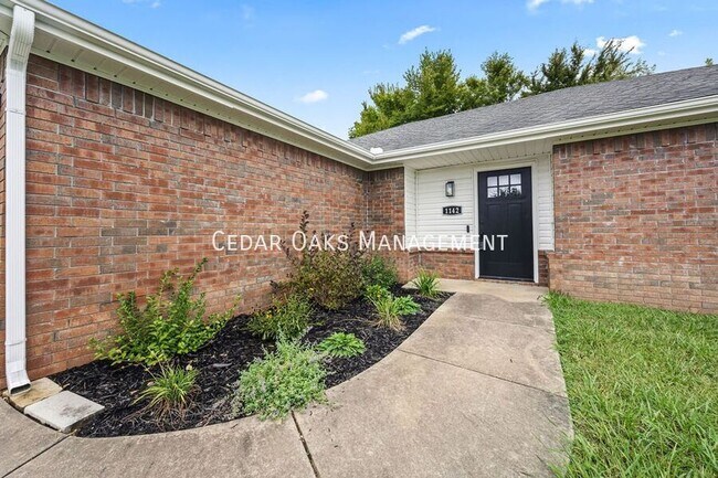 Building Photo - 1142 S Jasmine Ln