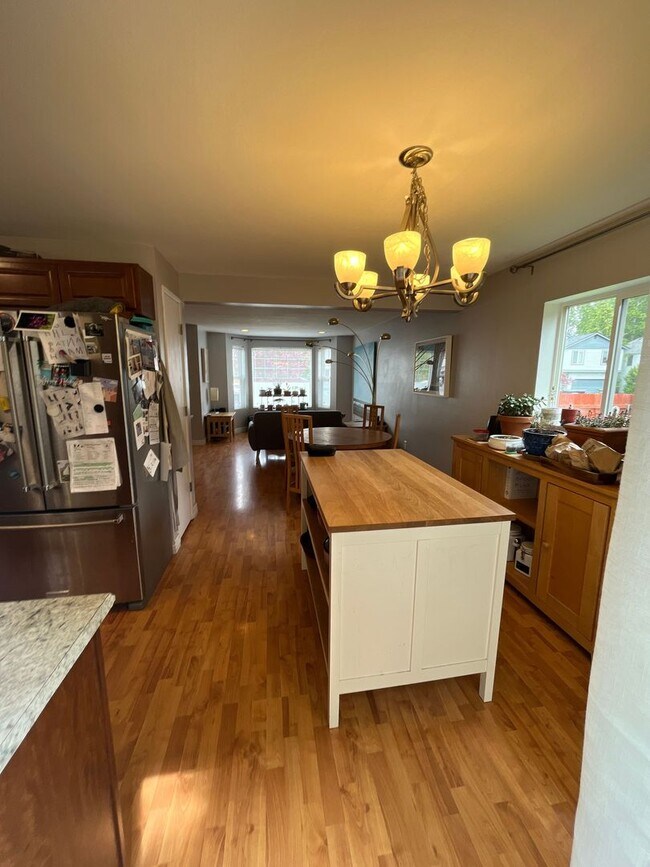 Building Photo - 3 Bedroom 2 Bath House on Cul-de-sac near Whatcom Falls Park