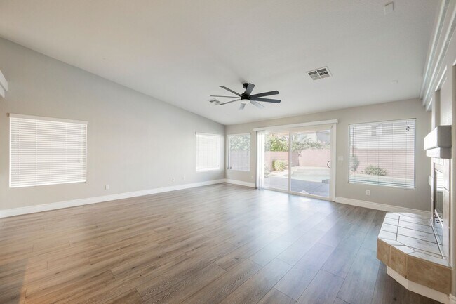 Building Photo - Gorgeous 1 Story Home in Gated Community