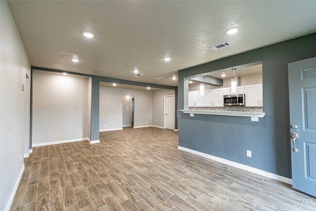 Building Photo - 3818 Blodgett St