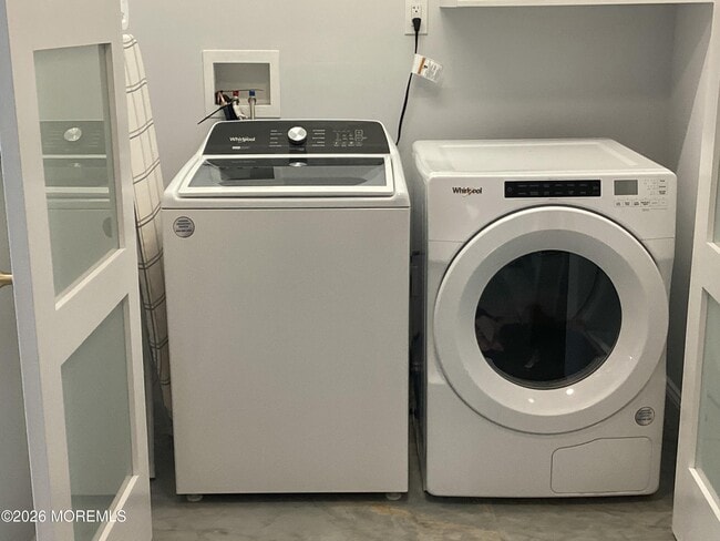 Building Photo - 28 Riverside Ave