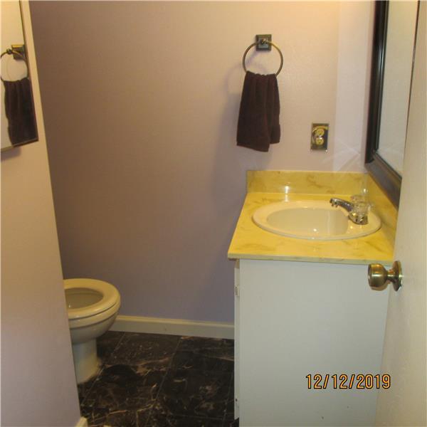 Building Photo - 3570 Northwood Dr