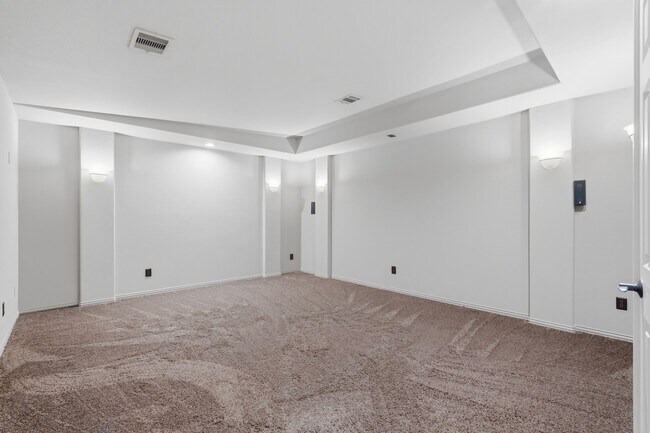 Building Photo - 126 E Cove View Trail