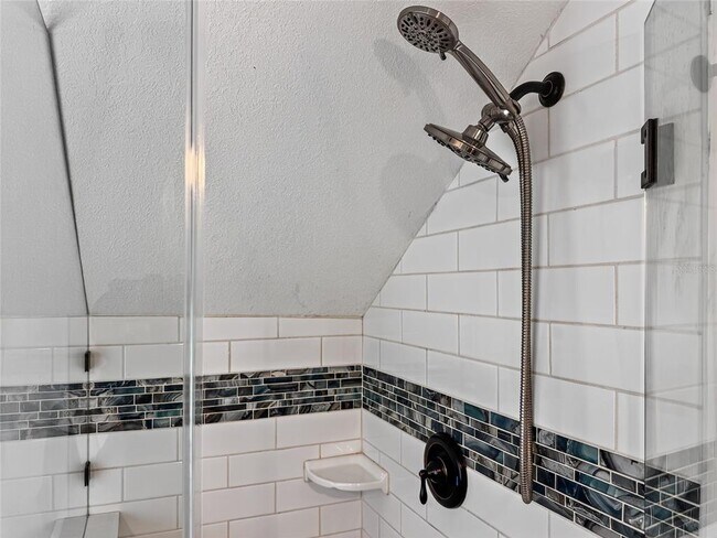 Building Photo - 1016 E Washington Ave