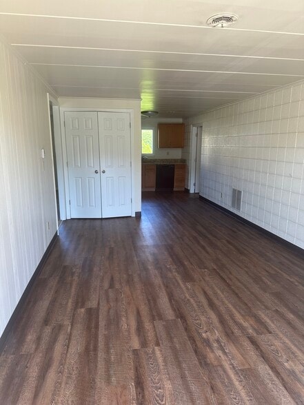 Living Area - 439 College Ave