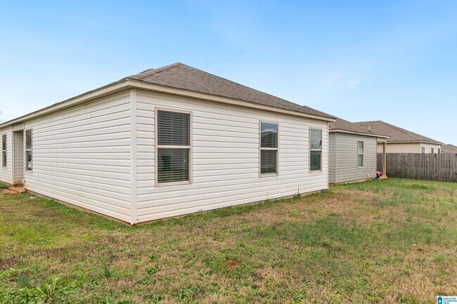 Building Photo - 16411 Waterbury Ln